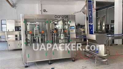 Puhdistetun veden pullotuskone